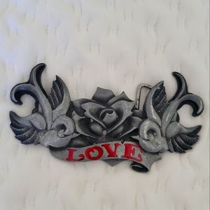 Metal belt buckle with a rose and sparrows